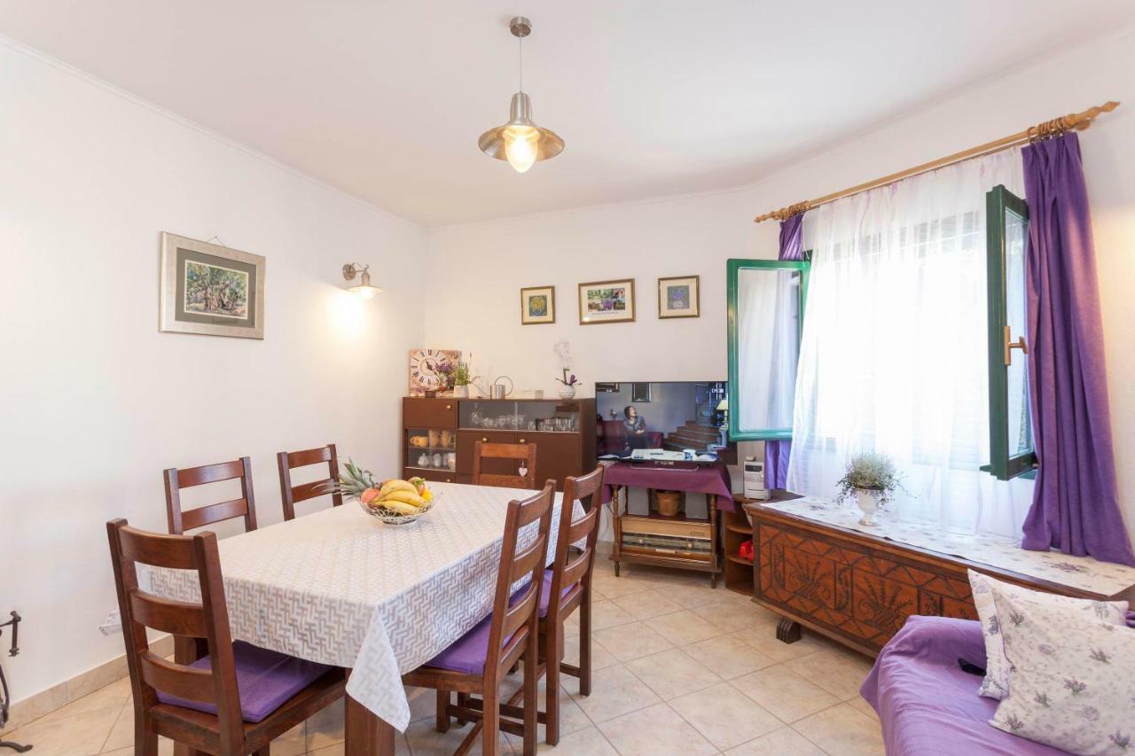 Holiday Home Lavanda Grubisic Tučepi Kültér fotó