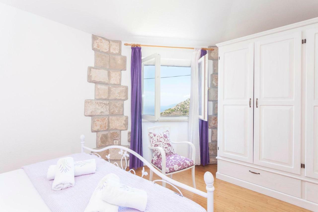 Holiday Home Lavanda Grubisic Tučepi Kültér fotó