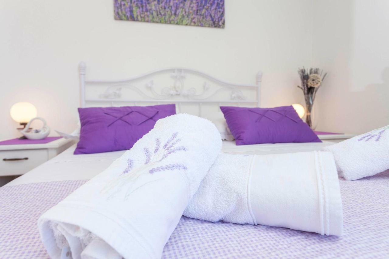 Holiday Home Lavanda Grubisic Tučepi Kültér fotó